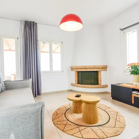 Daphne's Place - Private With Pool In Naxos