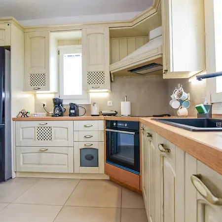 Daphne's Place - Private With Pool In Naxos