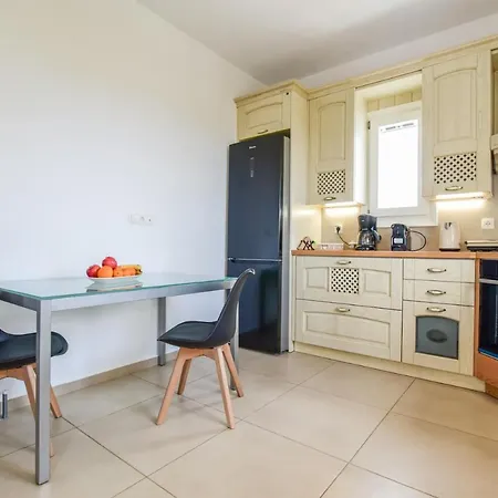 Daphne's Place - Private With Pool In Naxos Vívlos