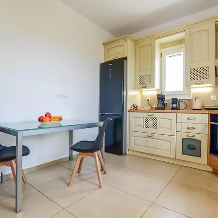 Daphne's Place - Private With Pool In Naxos Vakantiehuis