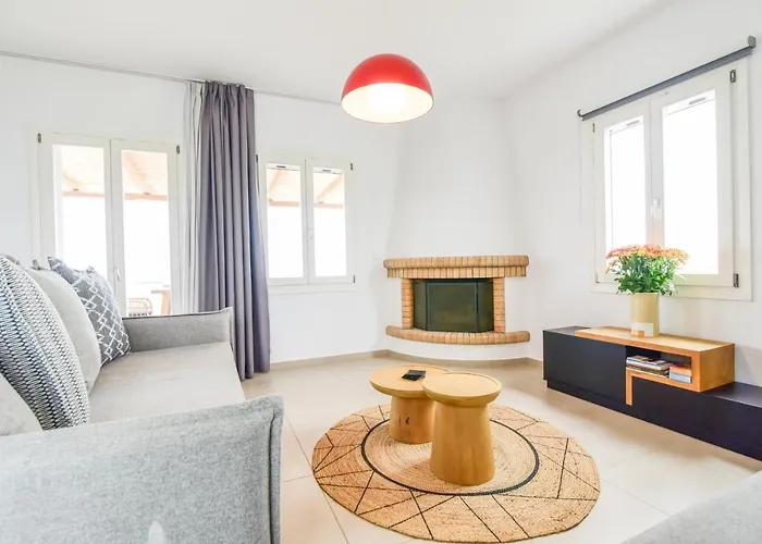 Daphne's Place - Private With Pool In Naxos